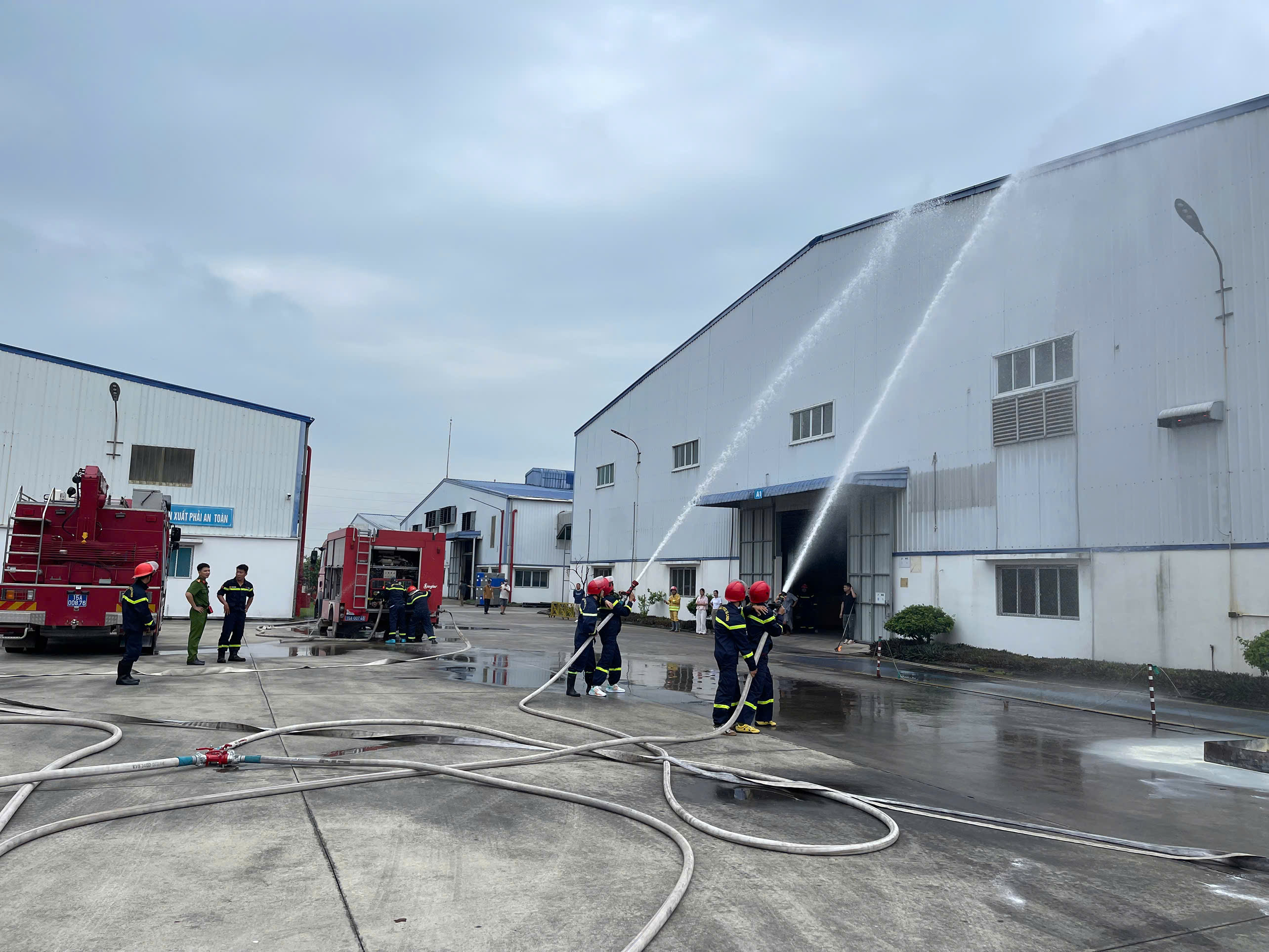 Thực tập phương án chữa cháy, cứu nạn, cứu hộ tại Công ty TNHH ZhiXing Việt Nam